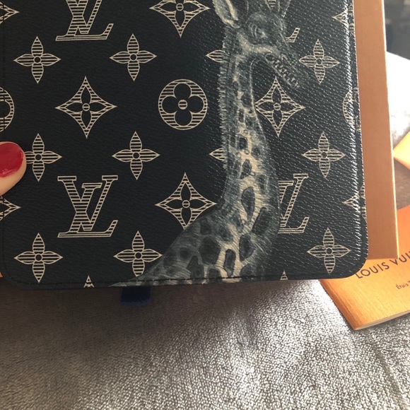 Louis Vuitton I phone case 7 Chapman - Picture 5 of 9